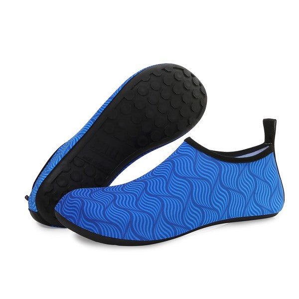 Aqua Shoes . Unisex Fashionable Wavy Pattern Aqua Shoes