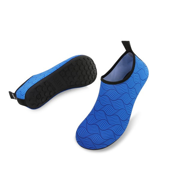 Aqua Shoes . Unisex Fashionable Wavy Pattern Aqua Shoes