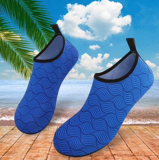 Aqua Shoes . Unisex Fashionable Wavy Pattern Aqua Shoes