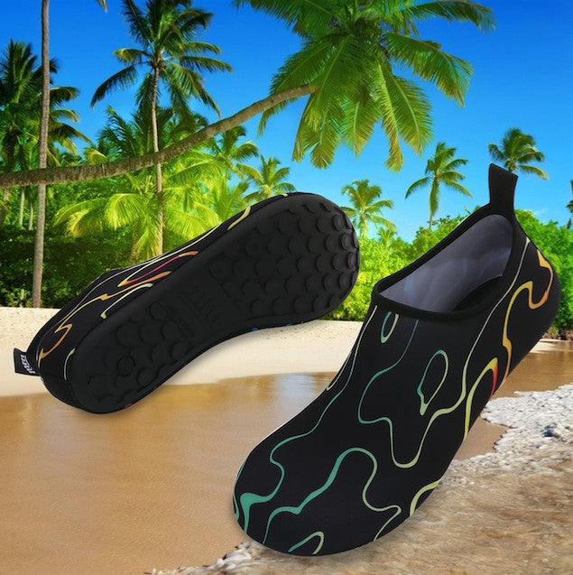 Aqua Shoes . Unisex Fashionable Color Wavy Line Aqua Shoes