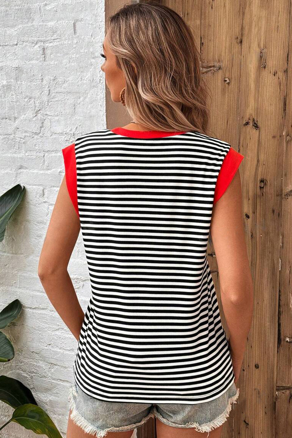 Tank Top  .  Black Stripe Colorblock Edge Round Neck Tank Top