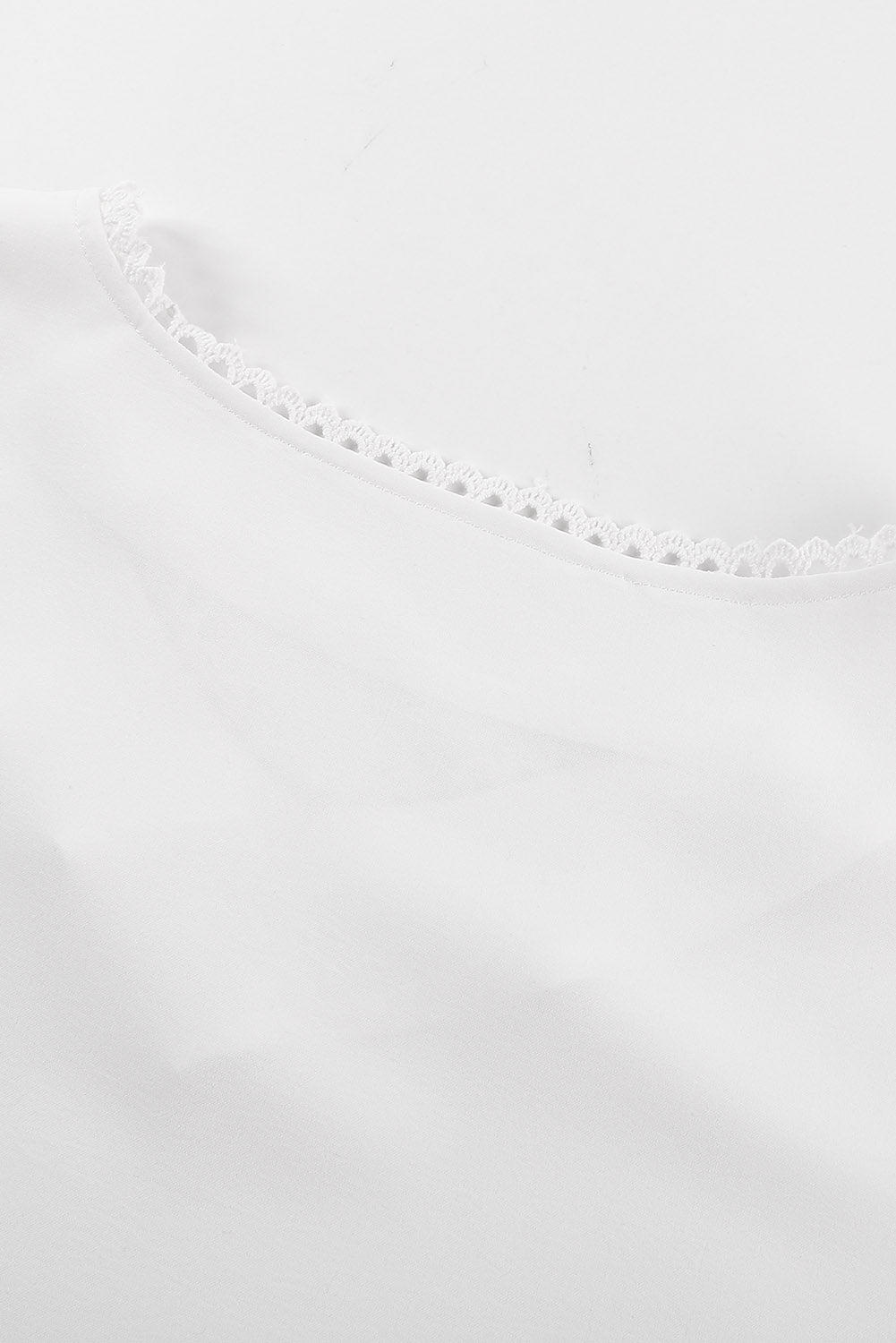 T-shirt  .  White V Neck Ruffle Short Sleeve T-shirt